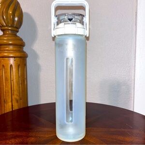 Starbucks Glass Cold Beverage Container Silicone Cover Flip Handle 2010. 16 oz.